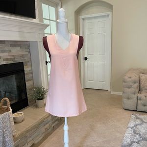 House of Pearl, Short pink dress